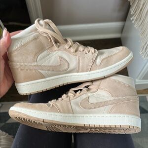 Nike air Jordan Tan Cream Sneakers Suede High-Top
